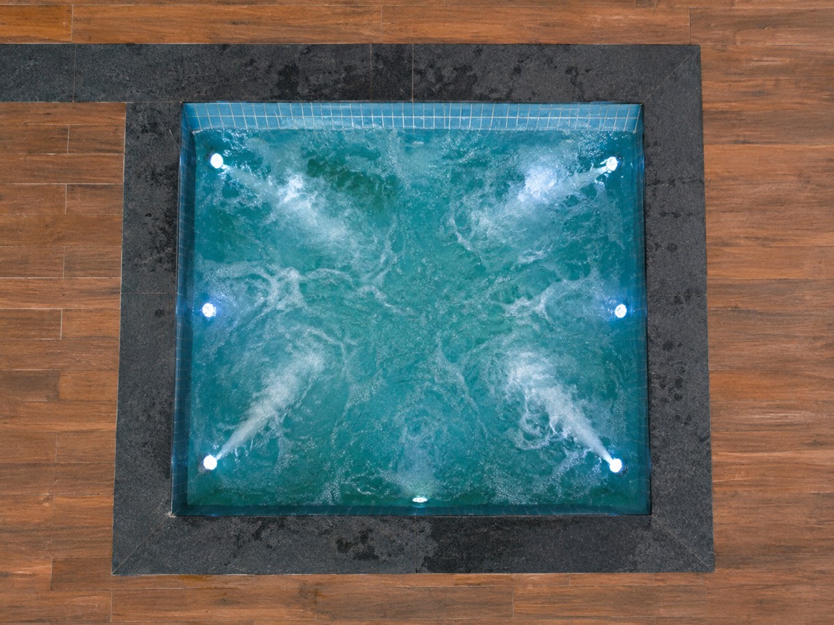 Jacuzzi